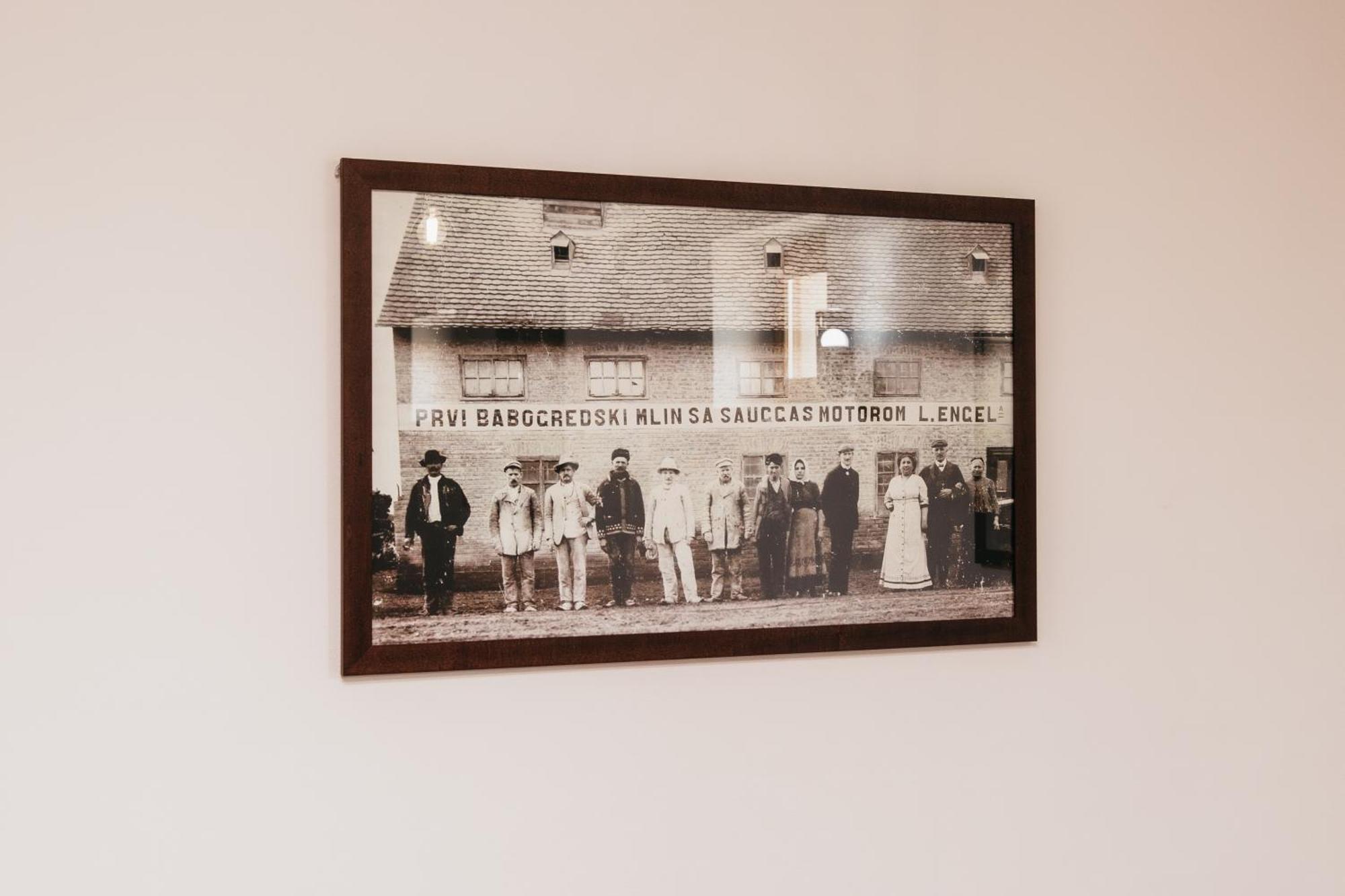 Pansion Mihica Dvori Ξενοδοχείο Babina Greda Εξωτερικό φωτογραφία